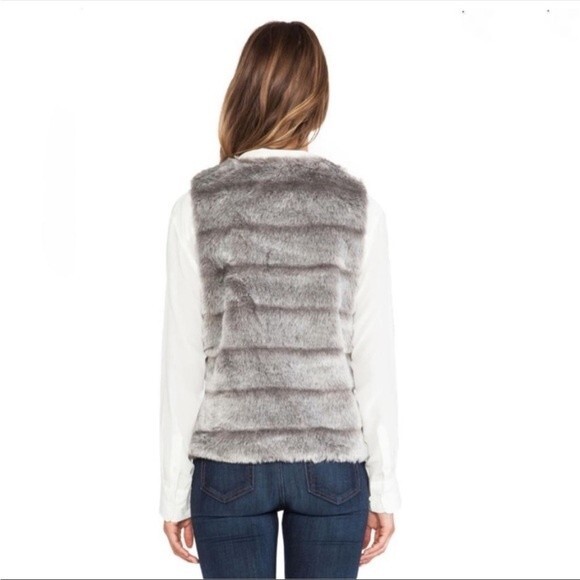 Joie Andrina Plush Faux-Fur Vest in Gray - Size Small - Picture 2 of 9